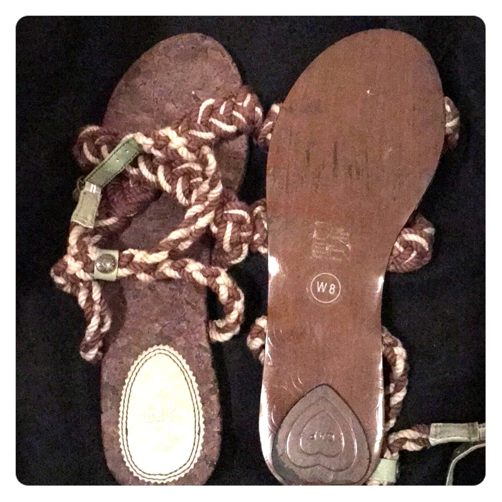 Gap Gladiator sandals from brown/green.